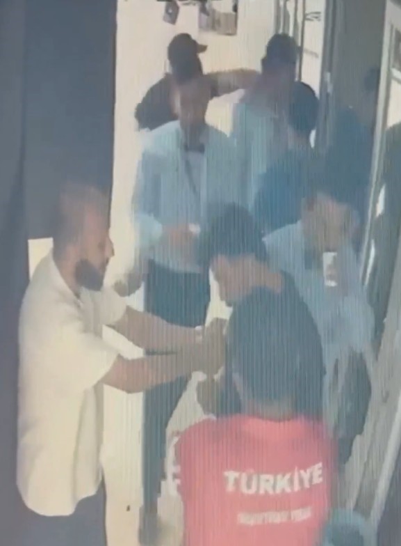 Bıçaklı saldırıya uğrayan Azerbaycan Muaythai Federasyonu Başkanı Musayev: "Tehlike halen devam ediyor, hayatım her an tehdit altında" 10 bicakli saldiriya ugrayan azerbaycan muaythai federasyonu baskani musayev tehlike halen devam ediyor hayatim her 7dY3kPZS