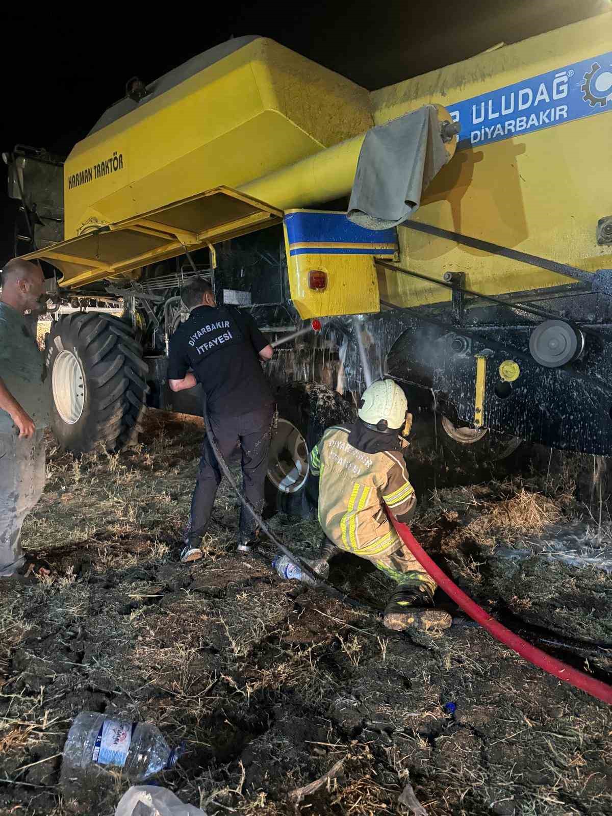 Biçerdöverde çıkan yangın itfaiye ekiplerince söndürüldü 4 bicerdoverde cikan yangin itfaiye ekiplerince sonduruldu 0