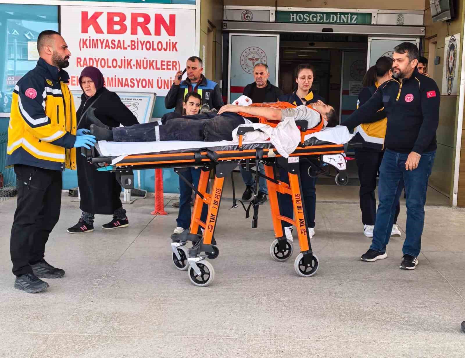 bicki makinesi elini parcaladi 0 BU9ThU3r