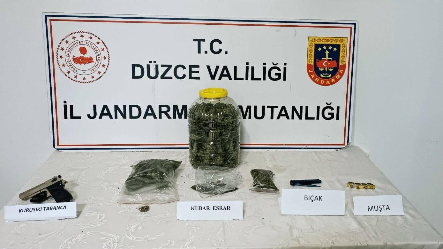 Bidondan turşu yerine uyuşturucu çıktı 4 bidondan tursu yerine uyusturucu cikti 0 2RZlUVYC