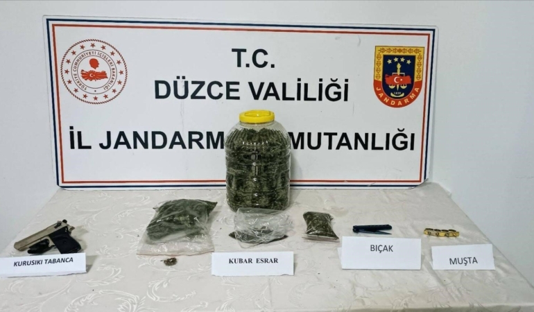 bidondan-tursu-yerine-uyusturucu-cikti-wjuH9IMG.jpg