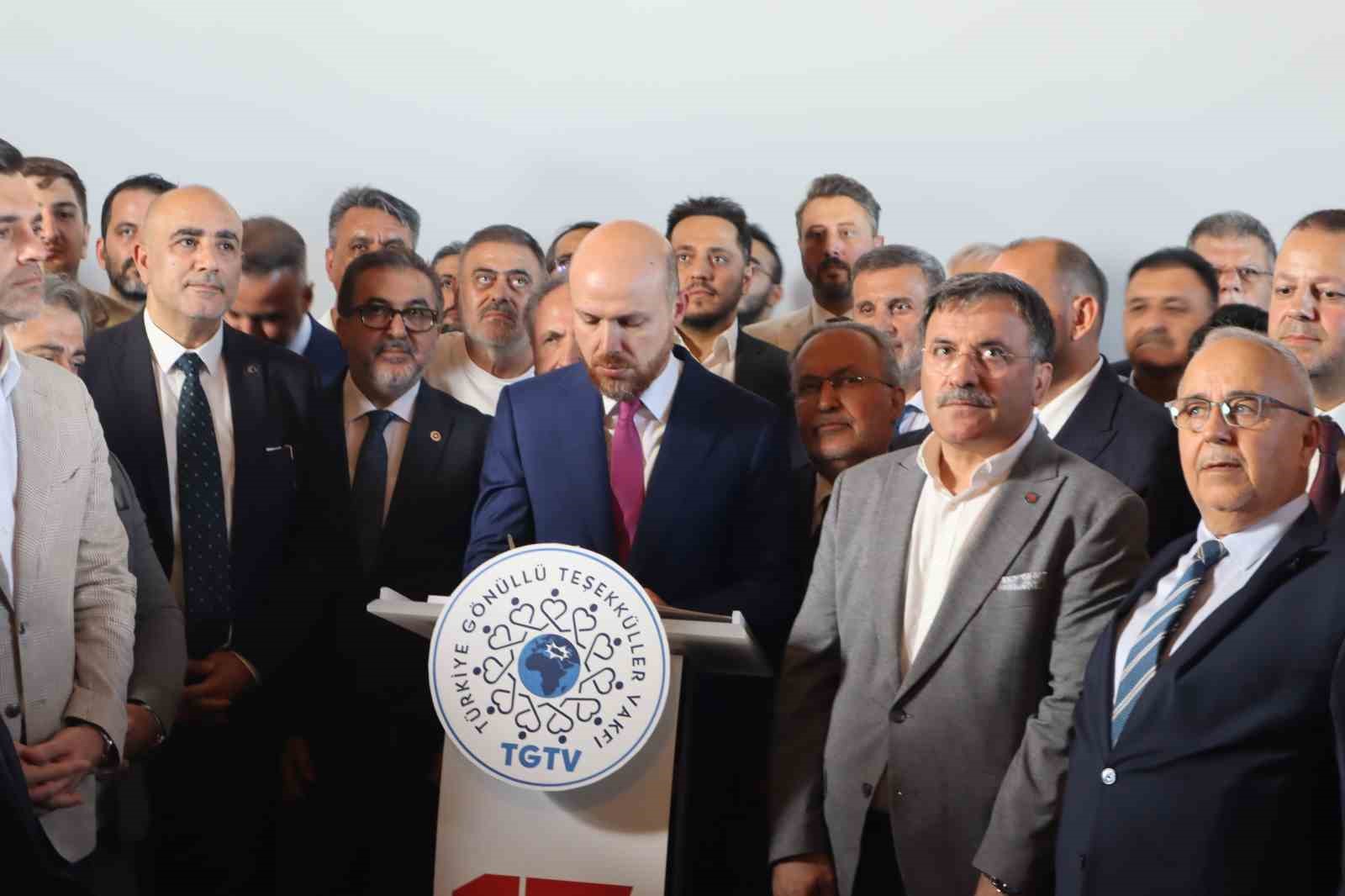 bilal erdogan 15 temmuz vesayet odaklarina karsi millet iradesinin acik ve net beyanidir 0 SEKStmtV