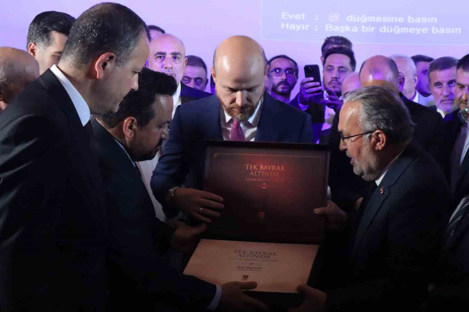 bilal erdogan 15 temmuz vesayet odaklarina karsi millet iradesinin acik ve net beyanidir 1 eepslLYC