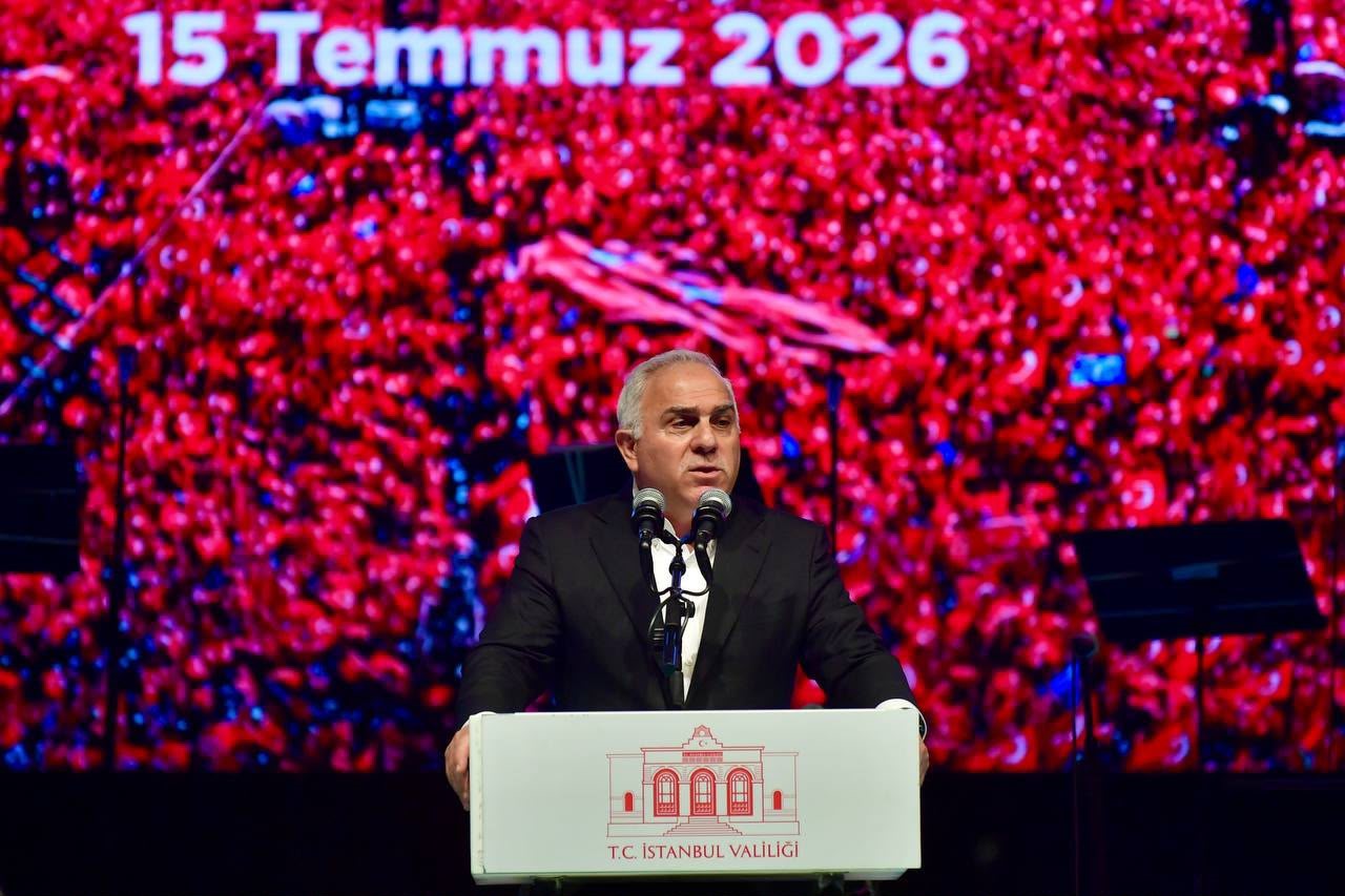 bilal erdogan bu milletin ustune vurulmak istenen prangalardan kurtulusunun miladiydi 15 temmuz gecesi 0 AlcP9LLn
