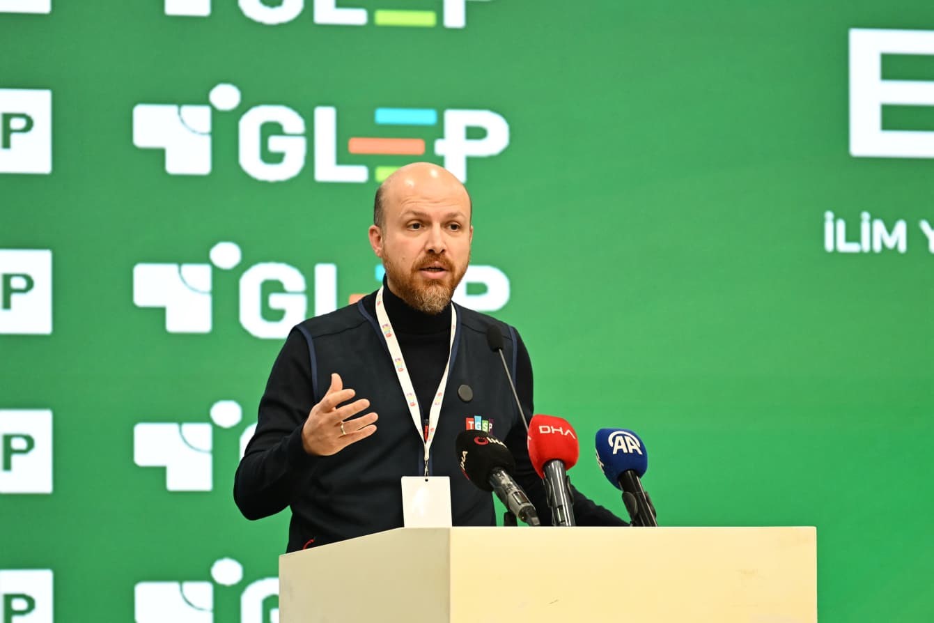 bilal erdogan dunya besten buyuktur diyen bir liderimiz varken gelin bu curumus duzene muhalefet TaOH1RDn