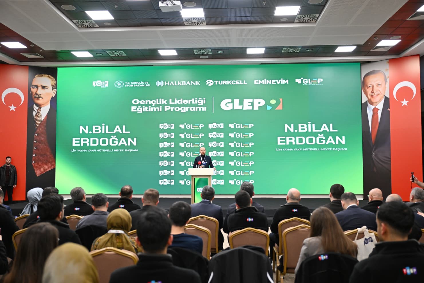 bilal erdogan dunya besten buyuktur diyen bir liderimiz varken gelin bu curumus duzene muhalefet YSnXsd8l