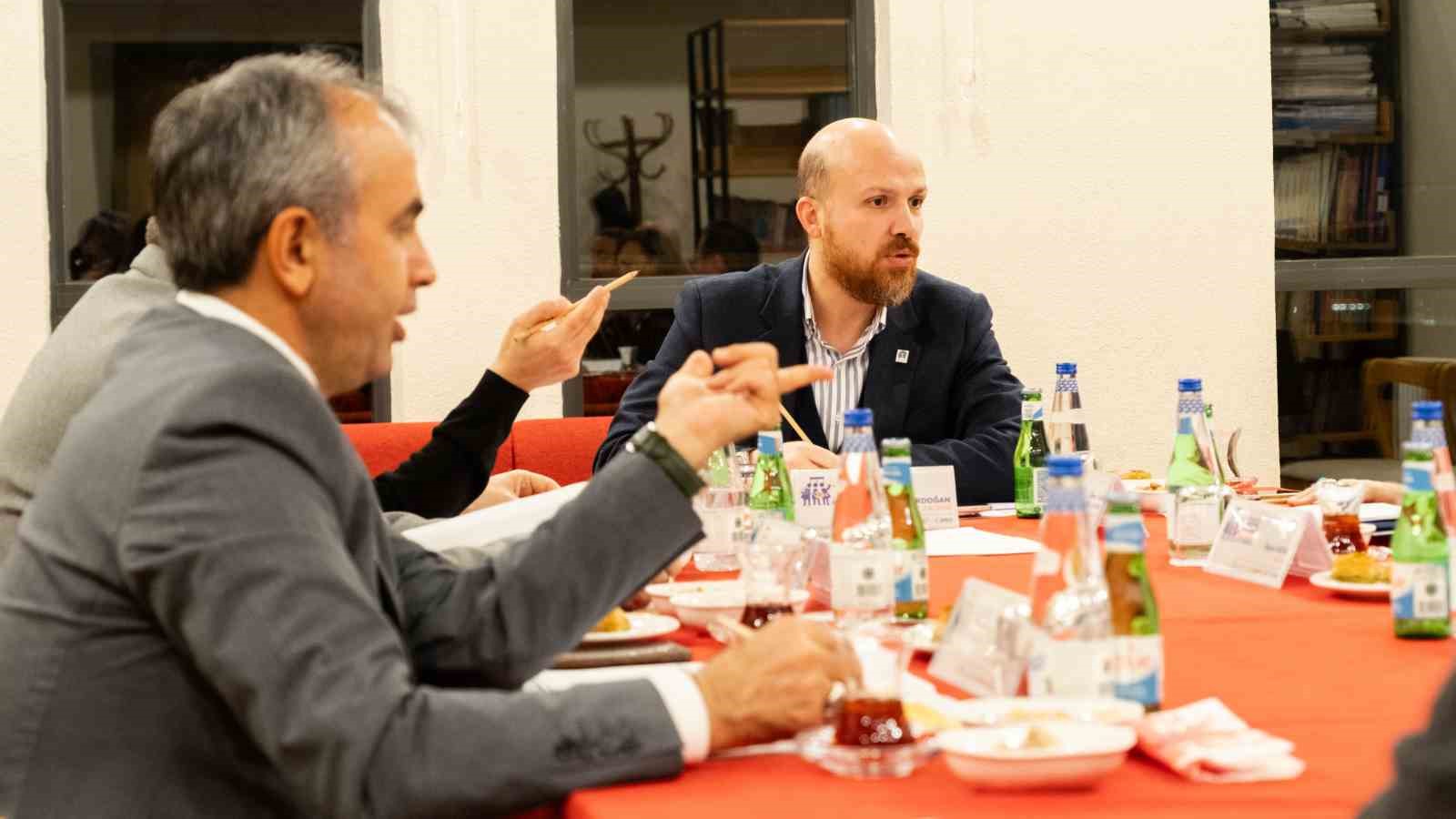 Bilal Erdoğan: "Türk müziği usulleriyle bestelenmiş çocuk şarkılarının sayısının artmasına hizmet etmek istiyoruz" 6 bilal erdogan turk muzigi usulleriyle bestelenmis cocuk sarkilarinin sayisinin artmasina hizmet etmek istiyoruz 2 XLDhE8VO