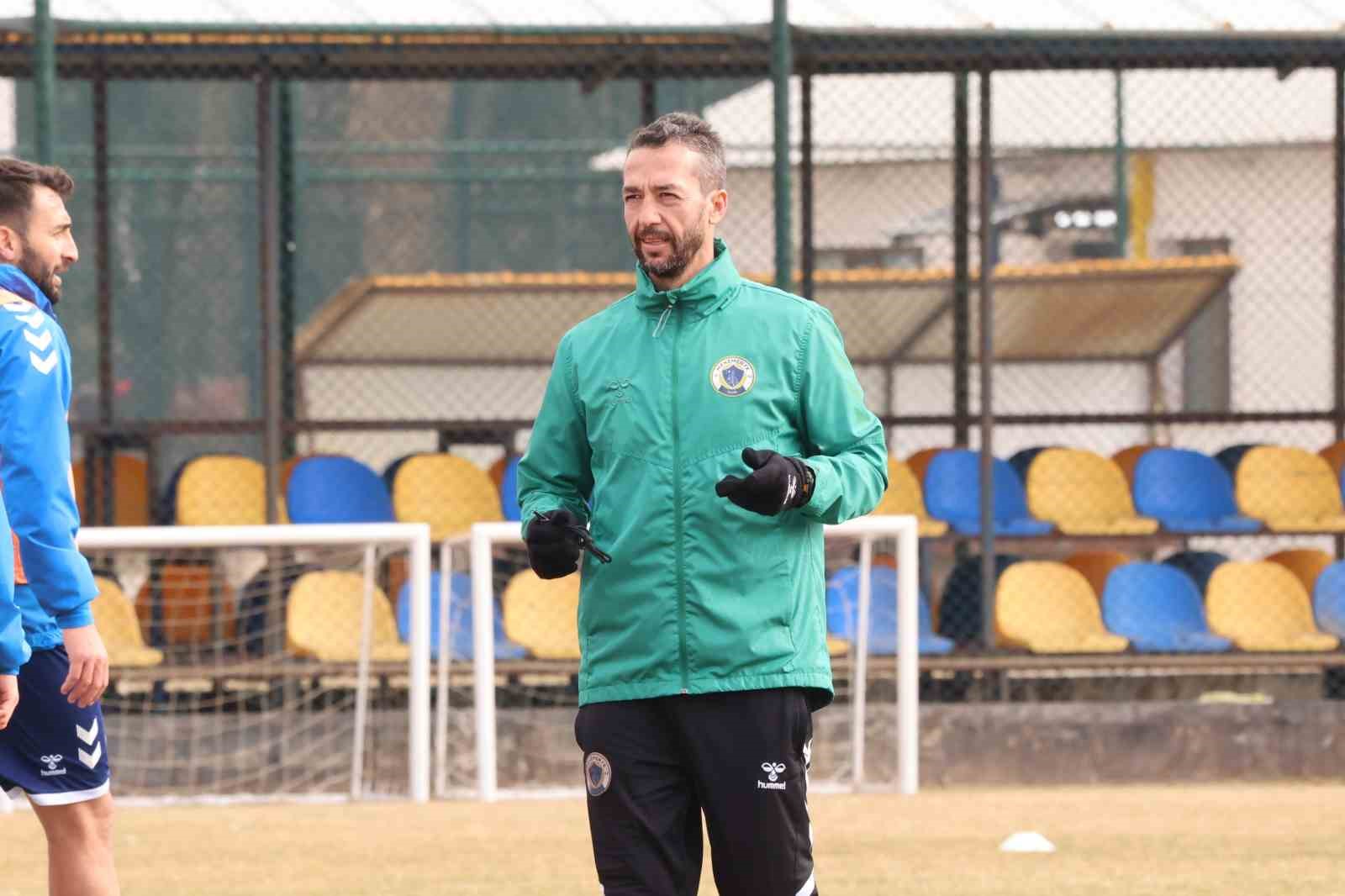 bilal kisa sampiyonluk yarisinda galatasarayi onde goruyorum 3 Bk5A4c6m