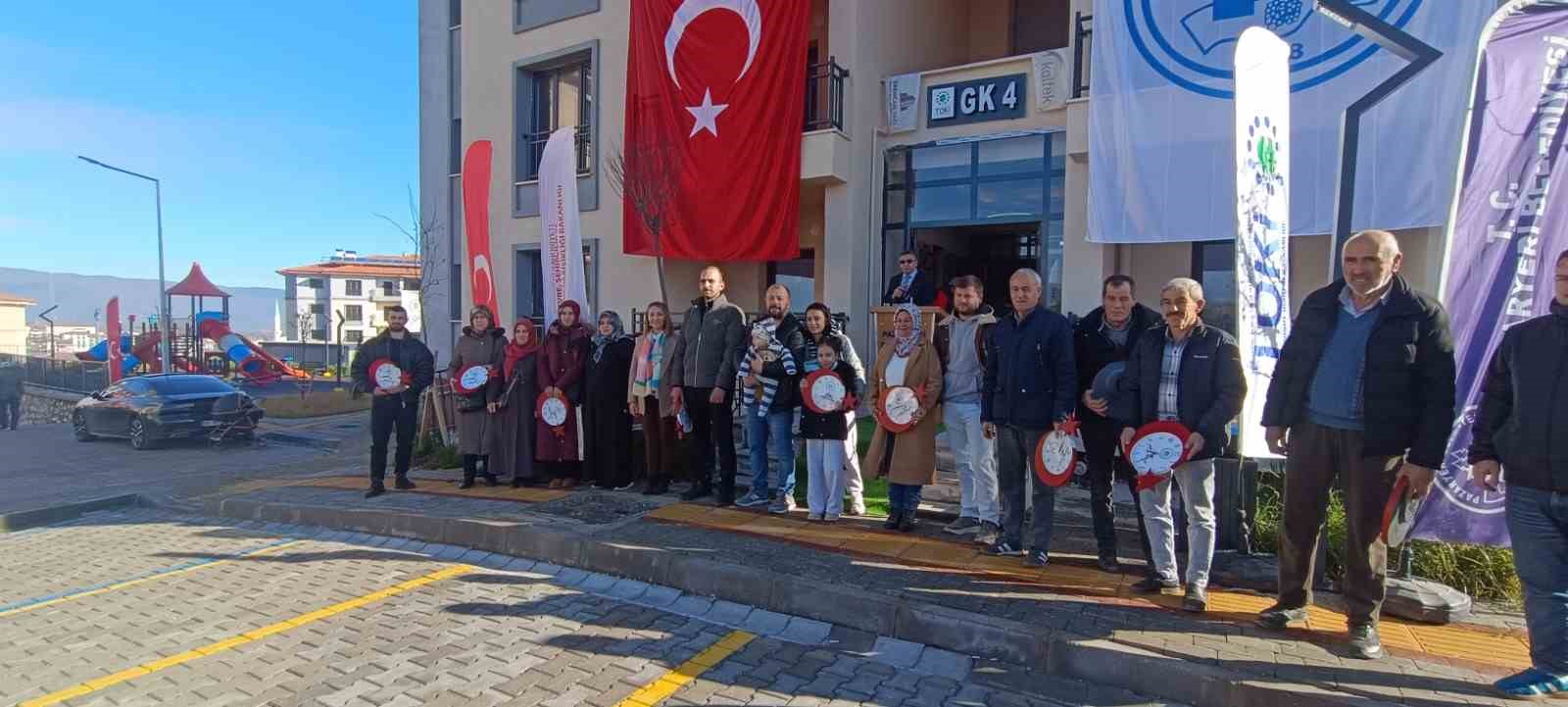 bilecikte 105 toki hak sahiplerine teslim edildi 4 Khp9eddP