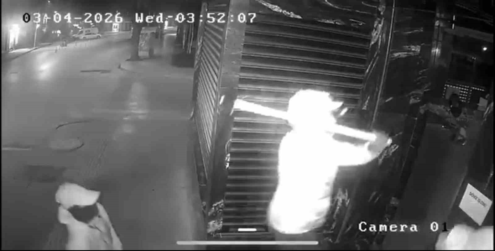 bilecikte 30 saniyelik kuyumcu soygununun goruntuleri ortaya cikti 0 PatuFtHs
