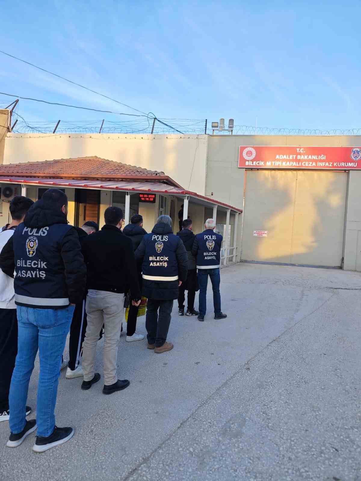 bilecikte 65 milyon tllik kuyumcu soygununda 4 tutuklama 1 h1Cn5hOT