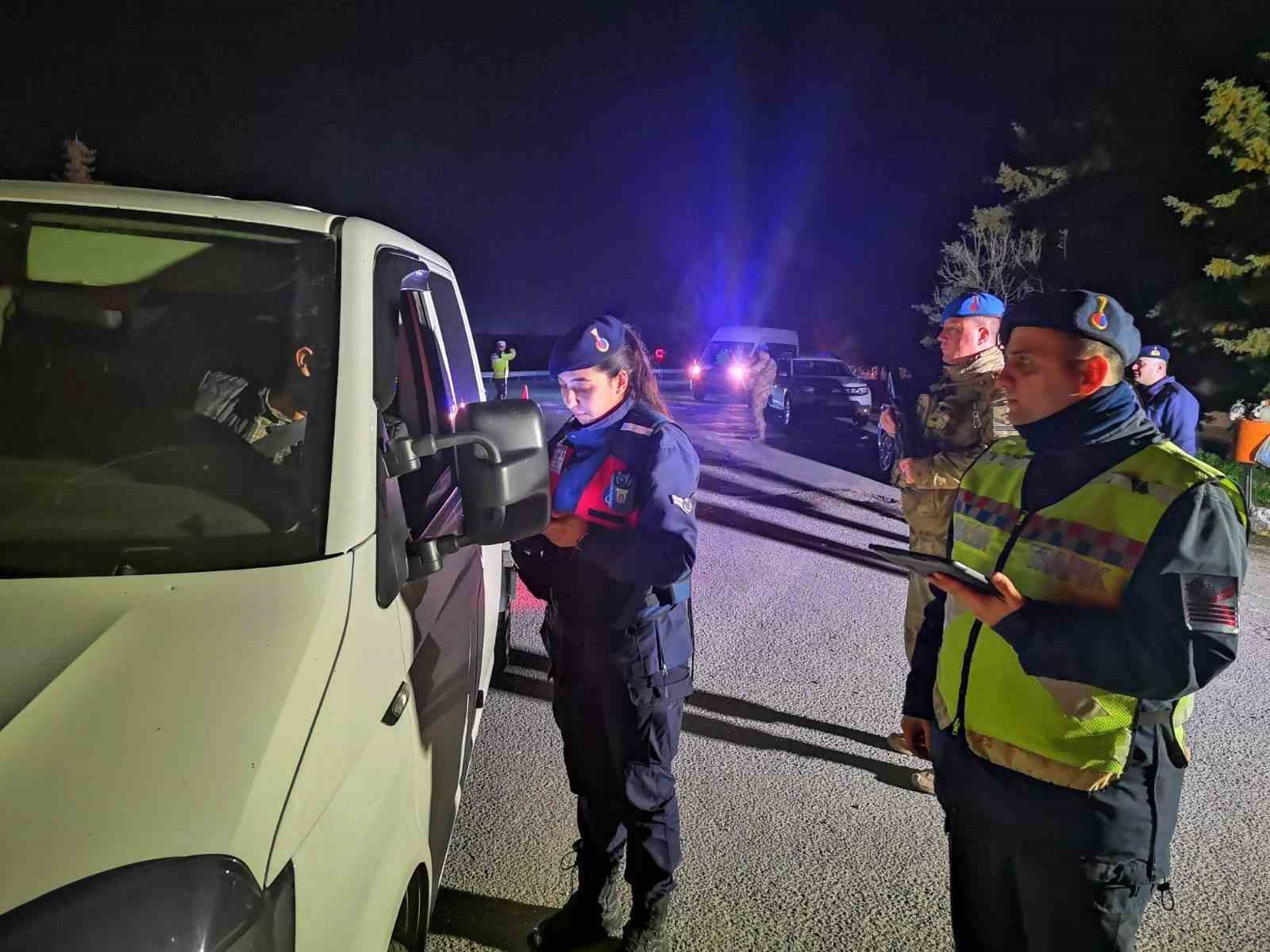 bilecikte aramasi olan 10 kisi yakalandi 0 45eSv5VX