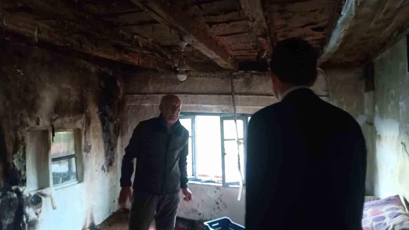 Bilecik’te bir eve yıldırım düştü 5 bilecikte bir eve yildirim dustu 1 8lly68SJ