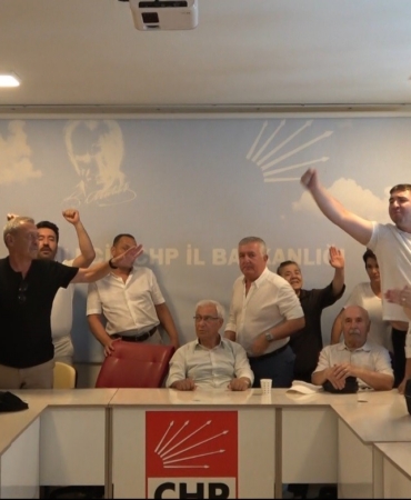 bilecikte-chp-binasinda-gergin-anlar-UBzsI2WX.jpg