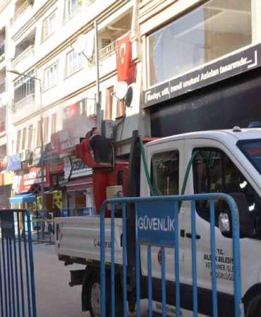 bilecikte-her-yer-sehit-icin-gul-suyu-kokuyor-NBrdXqpz.jpg