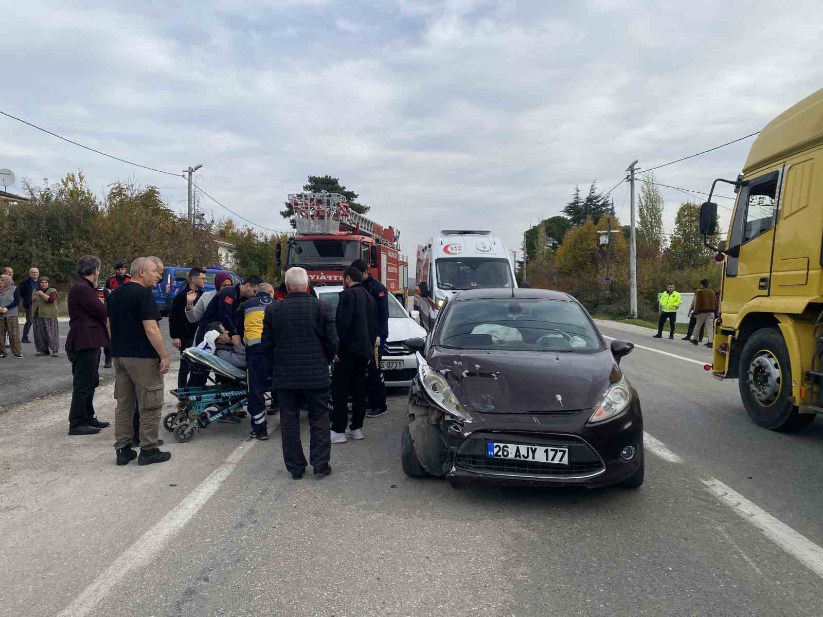 bilecikte meydana gelen trafik kazasinda 2si cocuk 5 kisi yaralandi 0 rgY7zy5u