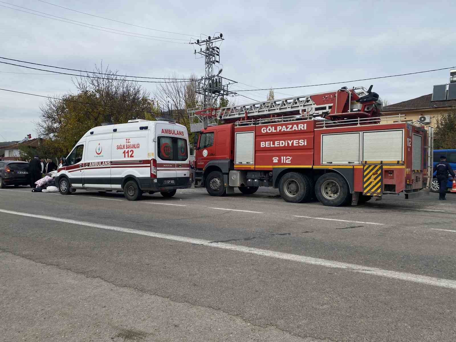 bilecikte meydana gelen trafik kazasinda 2si cocuk 5 kisi yaralandi 2 YhaYjTVi