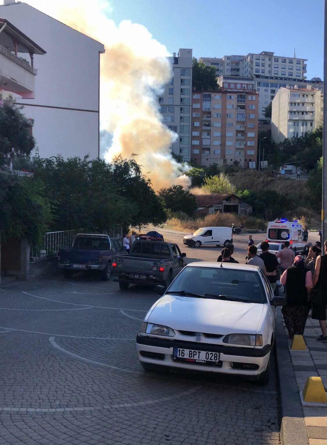 bilecikte ot yangini depoya sicradi faciadan donuldu 2 mdyu7paD