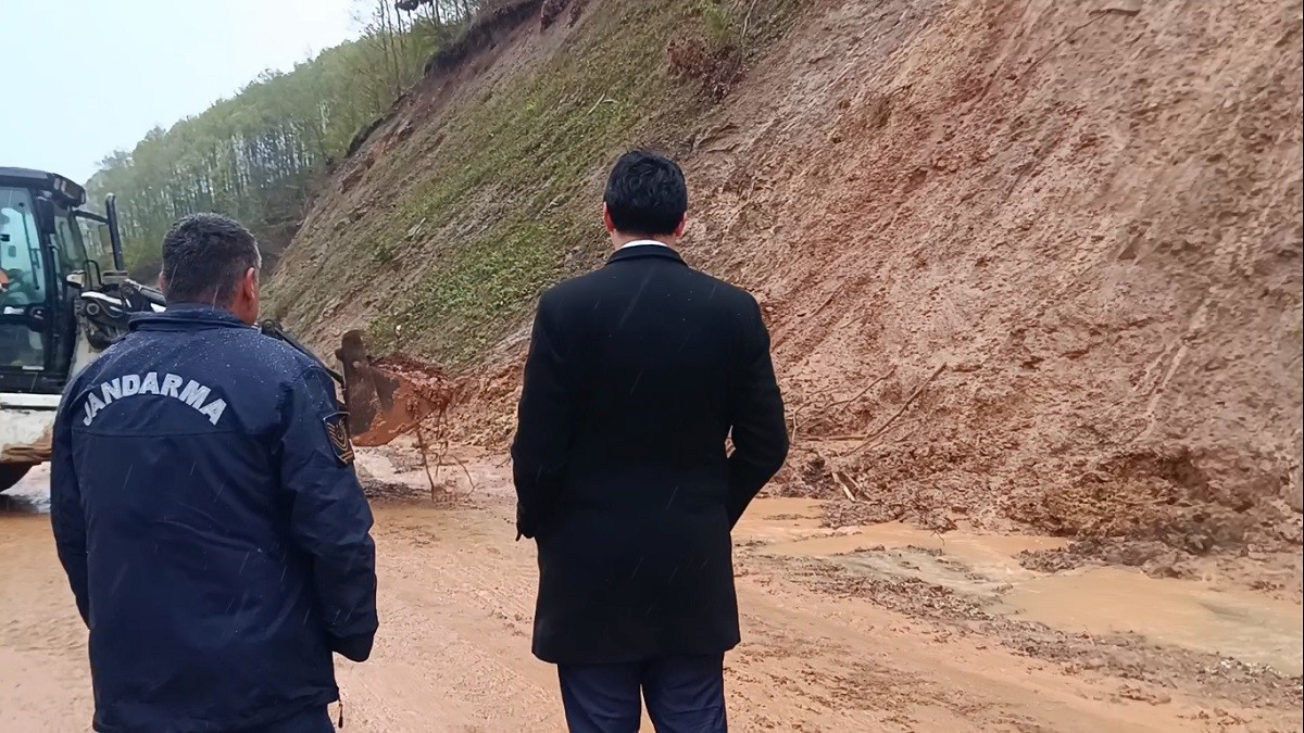 bilecikte saganak yagis sonrasi heyelan 1 SI5cNGUD