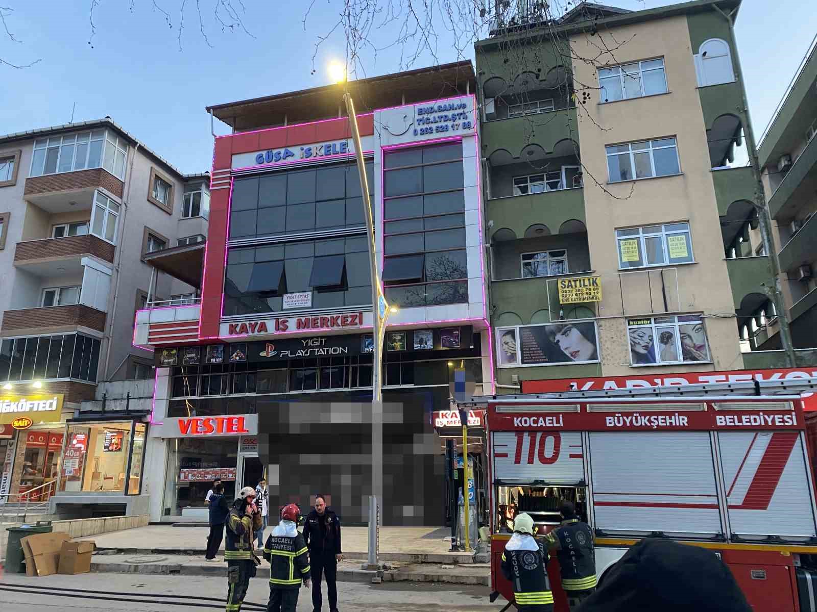 bilgisayar patladi ofiste yangin cikti 1 flHwYHe8
