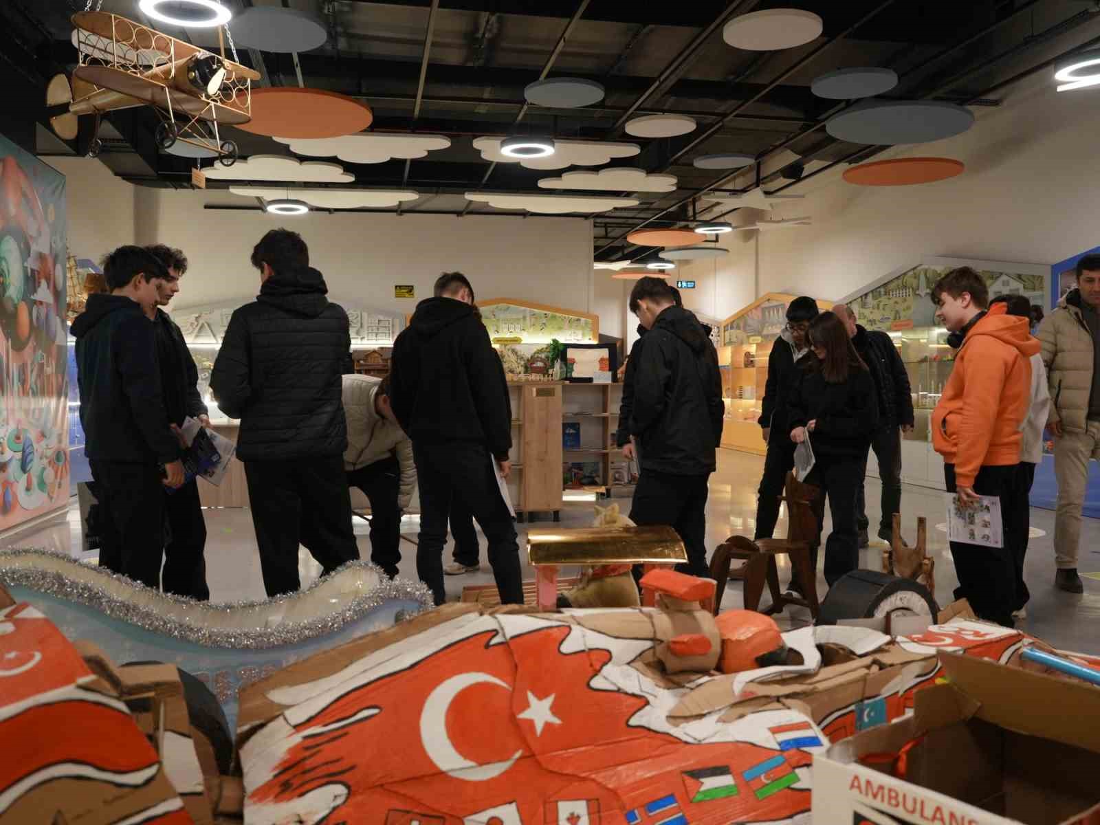 bilim merkezinde dronlar ve kullanimi soylesisi 6 YjUICMRV