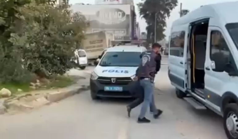 bilisim-dolandiricilarina-es-zamanli-safak-operasyonu-KryCxmAT.jpg