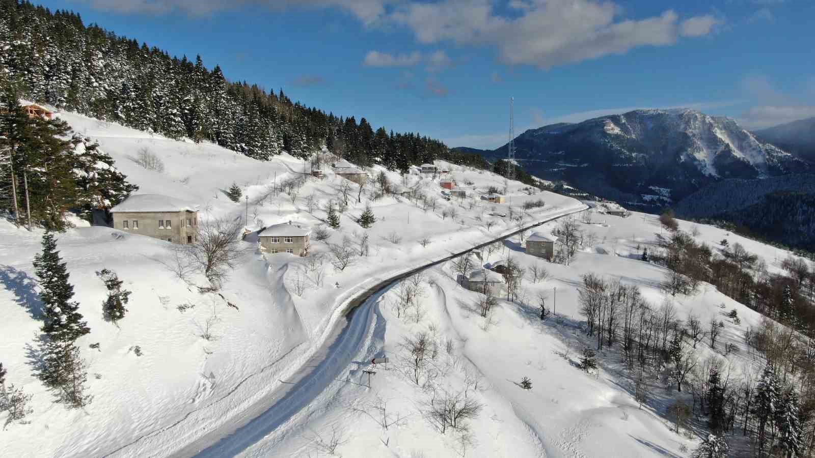 bin 250 rakimli yaraligoz daginda muhtesem kar manzarasi 3 qyOPqvKC