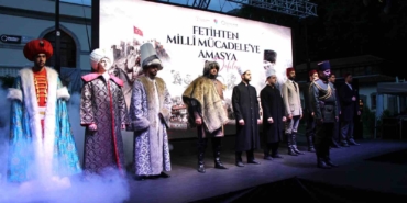 bin-yillik-kiyafetler-defilede-fetihten-milli-mucadeleye-amasya-3wwgi8tI.jpg