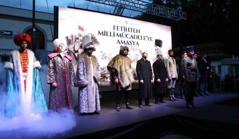bin-yillik-kiyafetler-defilede-fetihten-milli-mucadeleye-amasya-3wwgi8tI.jpg