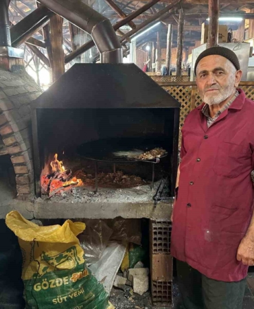 bin-yillik-yemek-kulturunu-400-yillik-hana-tasidilar-9icNSnBE.jpg