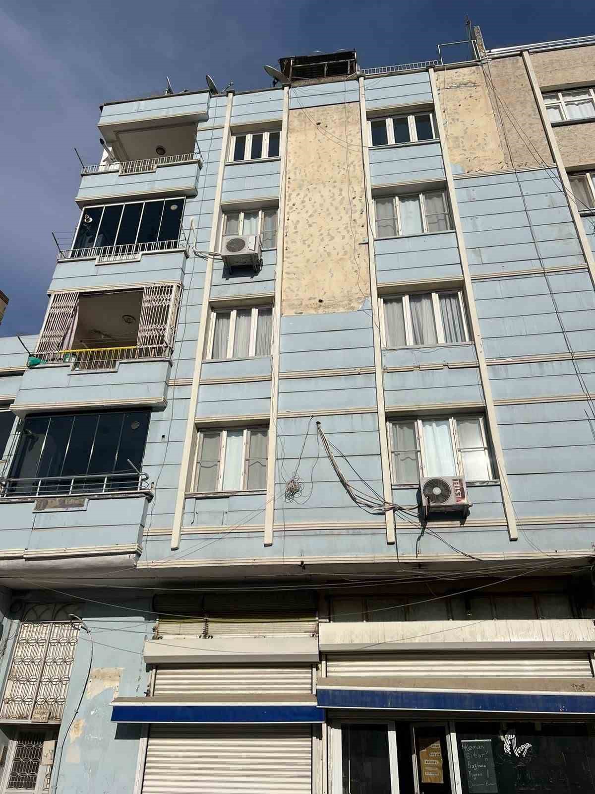binadan dokulen parcalar hastanelik etti 1 zcp5g31l