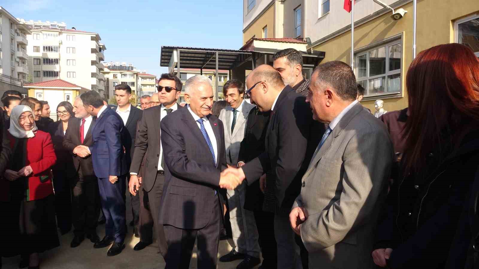 binali yildirim onumuzde buyuk bir firsat var o firsat terorsuz turkiye 1 XvmCPZHu