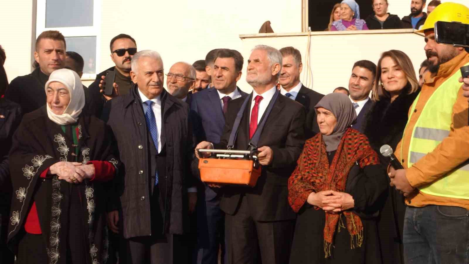 binali yildirim onumuzde buyuk bir firsat var o firsat terorsuz turkiye 8 Q5D8DBrP