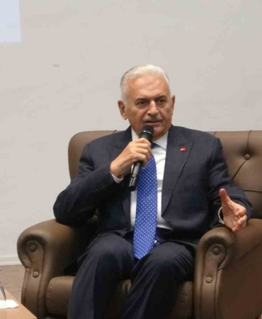 binali-yildirim-onumuzde-buyuk-bir-firsat-var-o-firsat-terorsuz-turkiye-AAzGqfPi.jpg