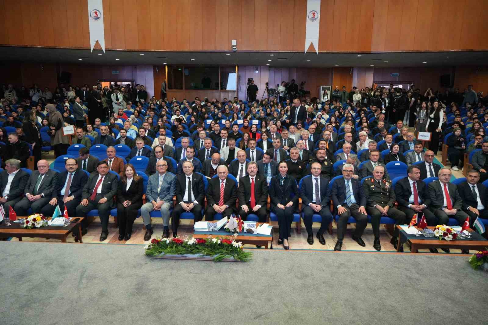 binali yildirim turk devletleri kendi disindaki ulkelerin refahini yukseltmeye calisiyor 1 cCKdGyAJ