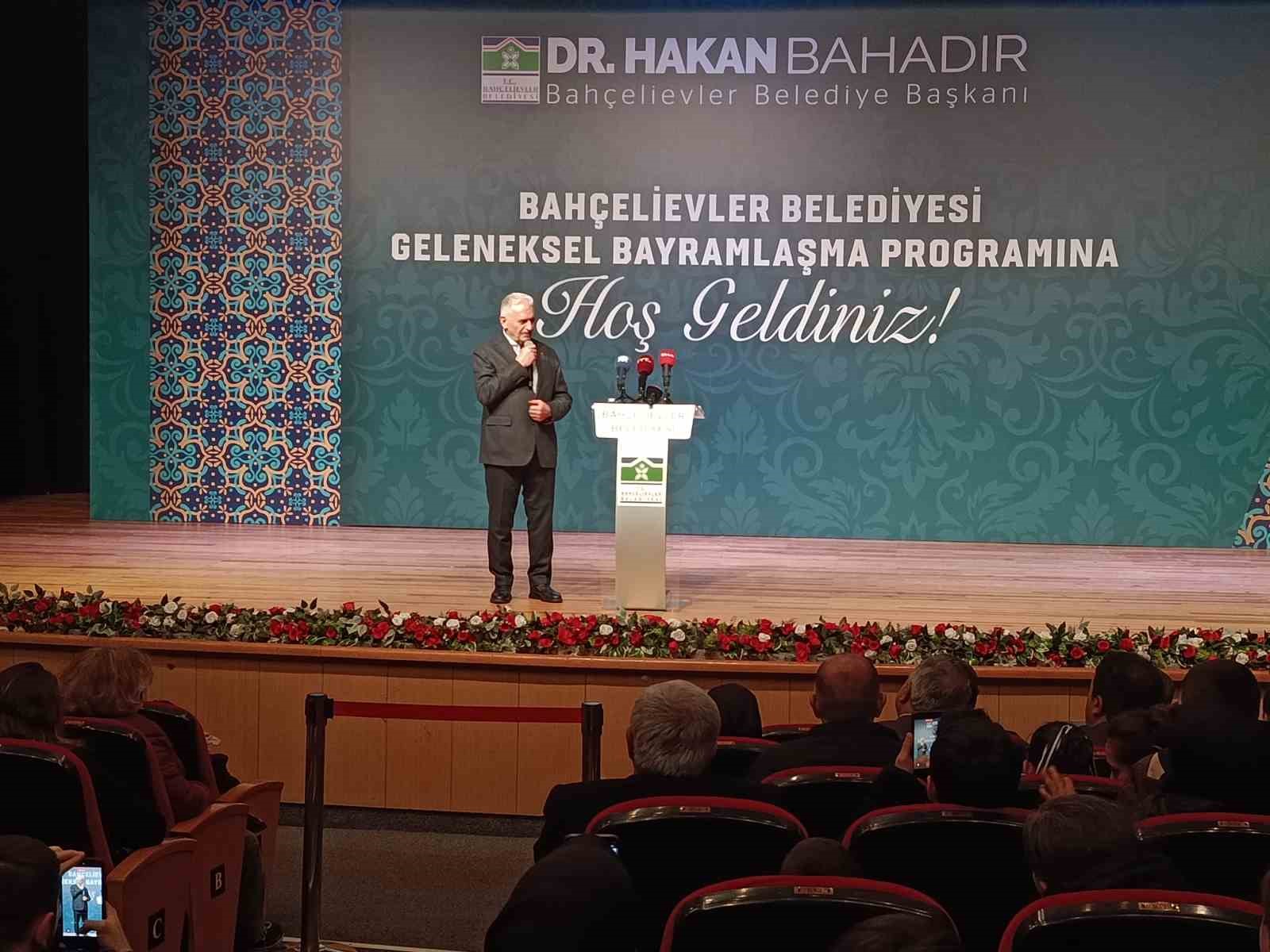 binali yildirim turkiye silah sanayisiyle ekonomisiyle her seyden once vatan sevgisiyle hercumerc olmus bir 3q97DcZD