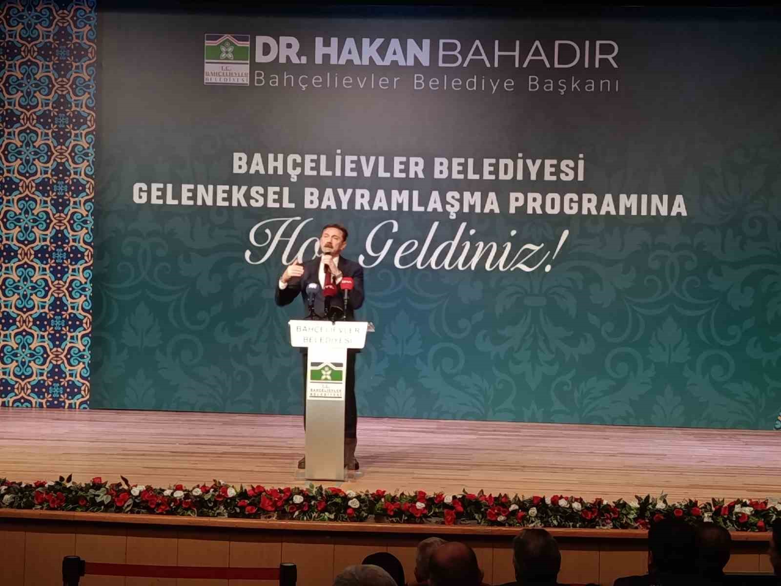 binali yildirim turkiye silah sanayisiyle ekonomisiyle her seyden once vatan sevgisiyle hercumerc olmus bir ENY7TeVY