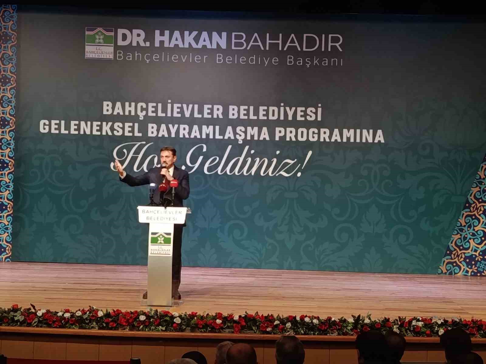 binali yildirim turkiye silah sanayisiyle ekonomisiyle her seyden once vatan sevgisiyle hercumerc olmus bir Natd6n8i