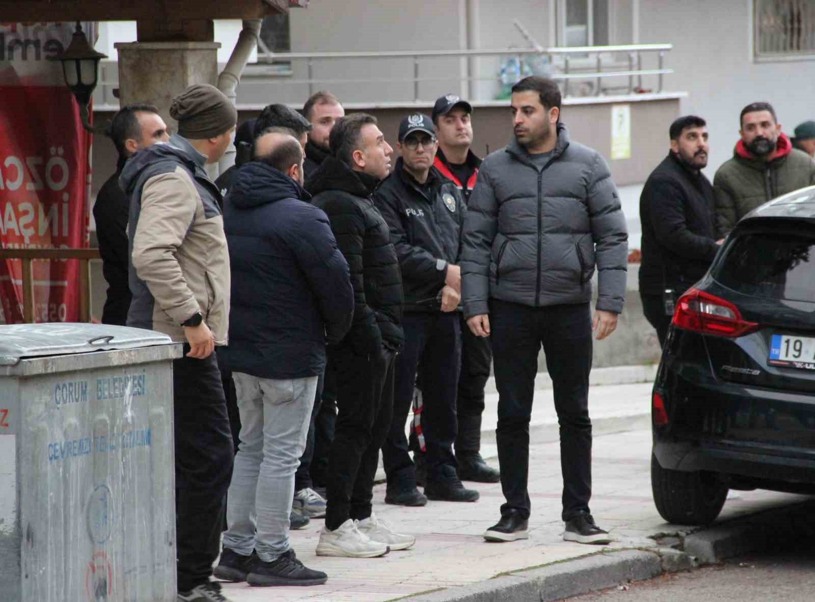 binanin catisinda intihara kalkisan sahsi il emniyet muduru ikna etti 7 FG675HE8