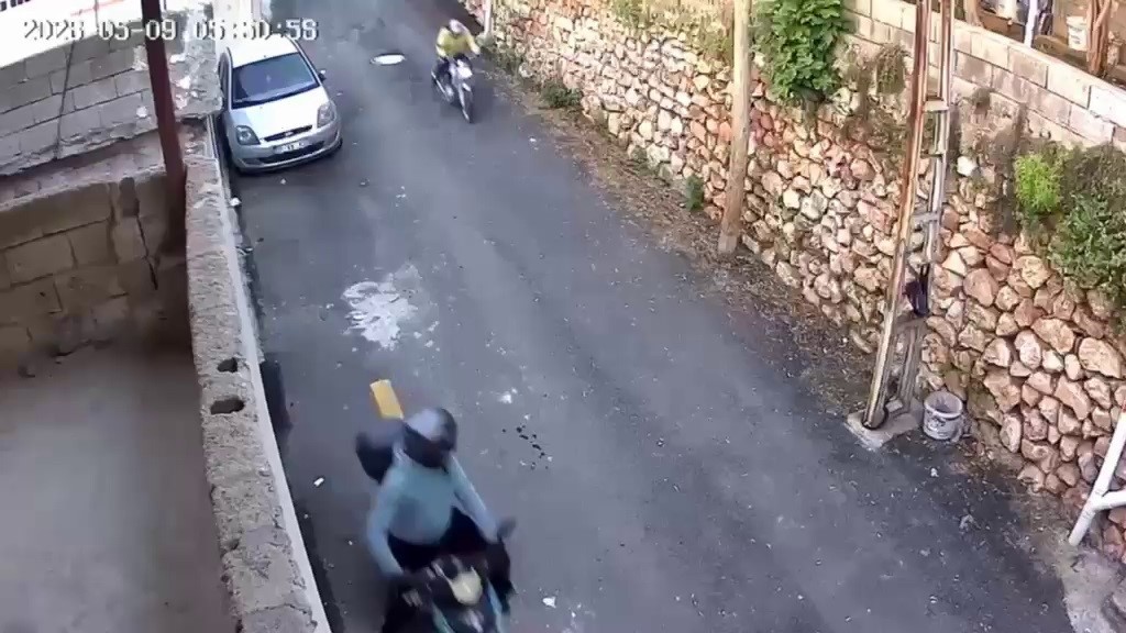 binaya tirmanan hirsizlar evden anahtari alip otomobili caldilar 3 Y2lQ7vyk