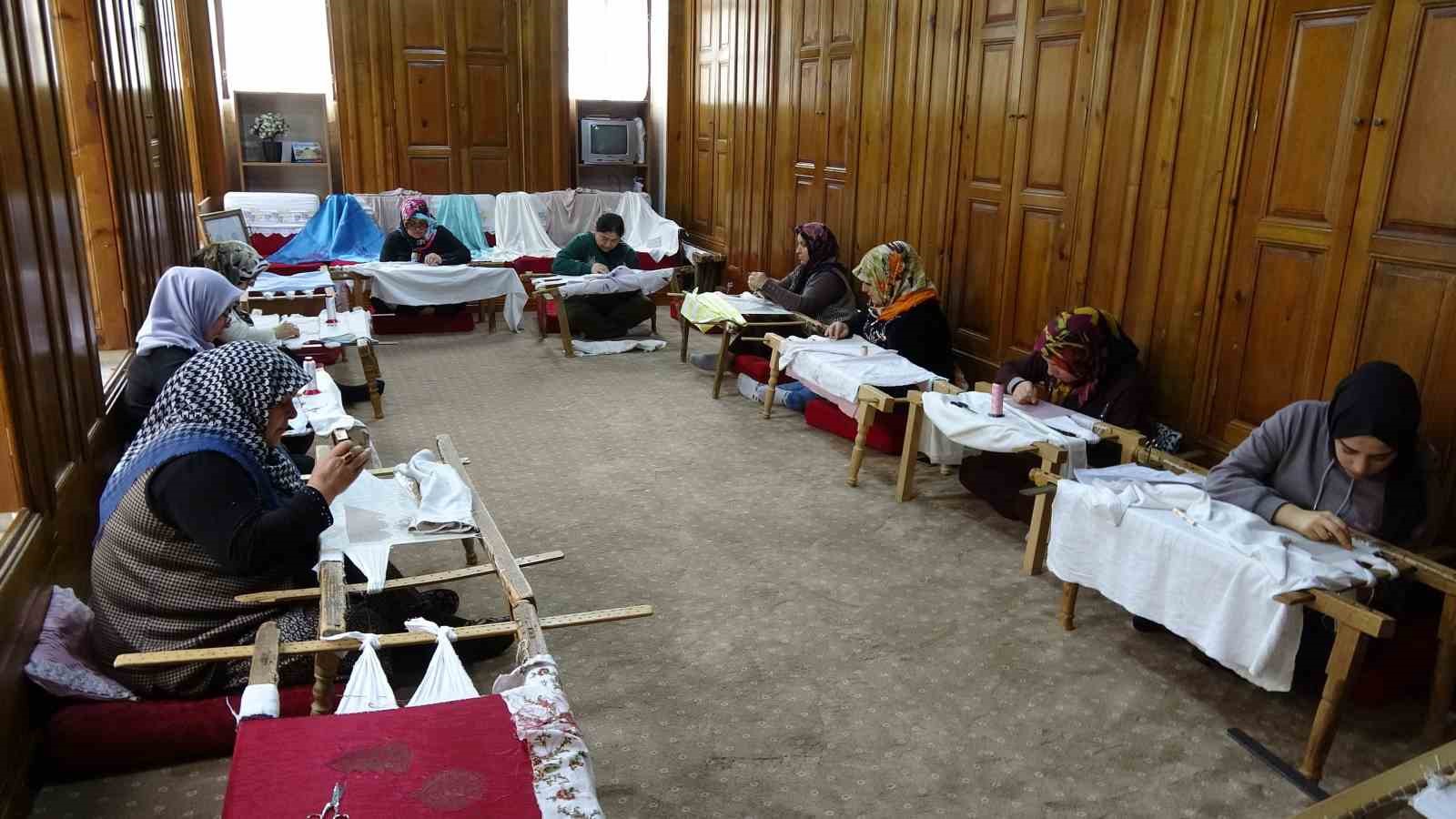 binbir emekle yapilan antep isi nakis unesco tarafindan tescillendi 0 nvI3C8lJ