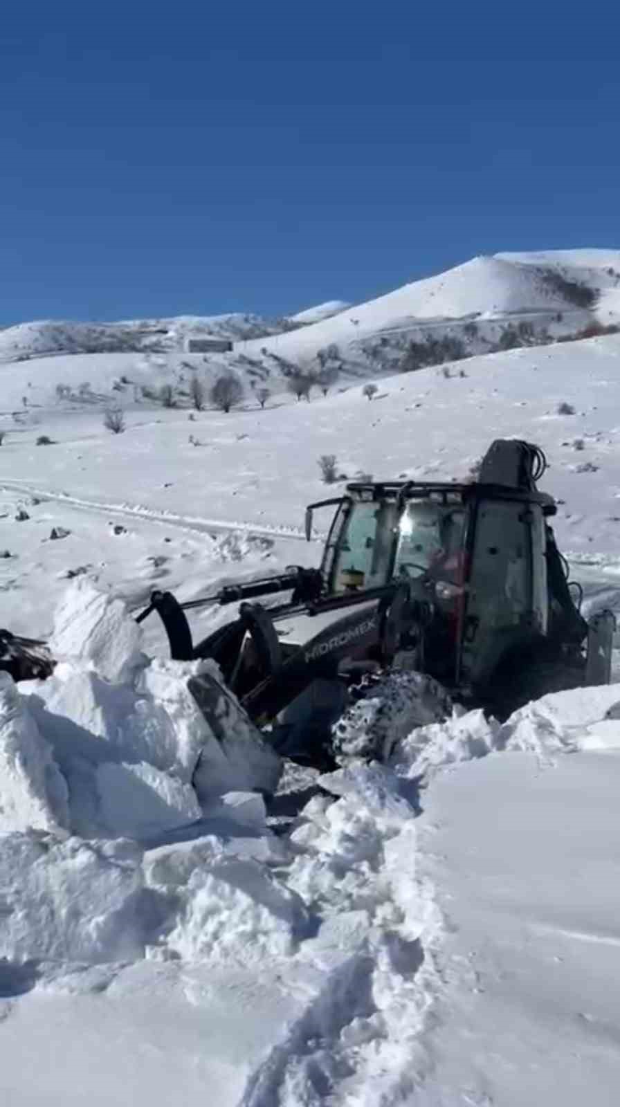 bingol genelinde karla mucadele suruyor 219 koy yolu kapali 1 W47Vu1FA