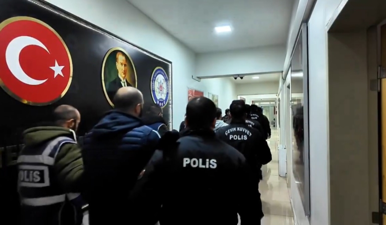 bingol-merkezli-teror-operasyonunda-12-gozalti-FWXnLeeB.jpg