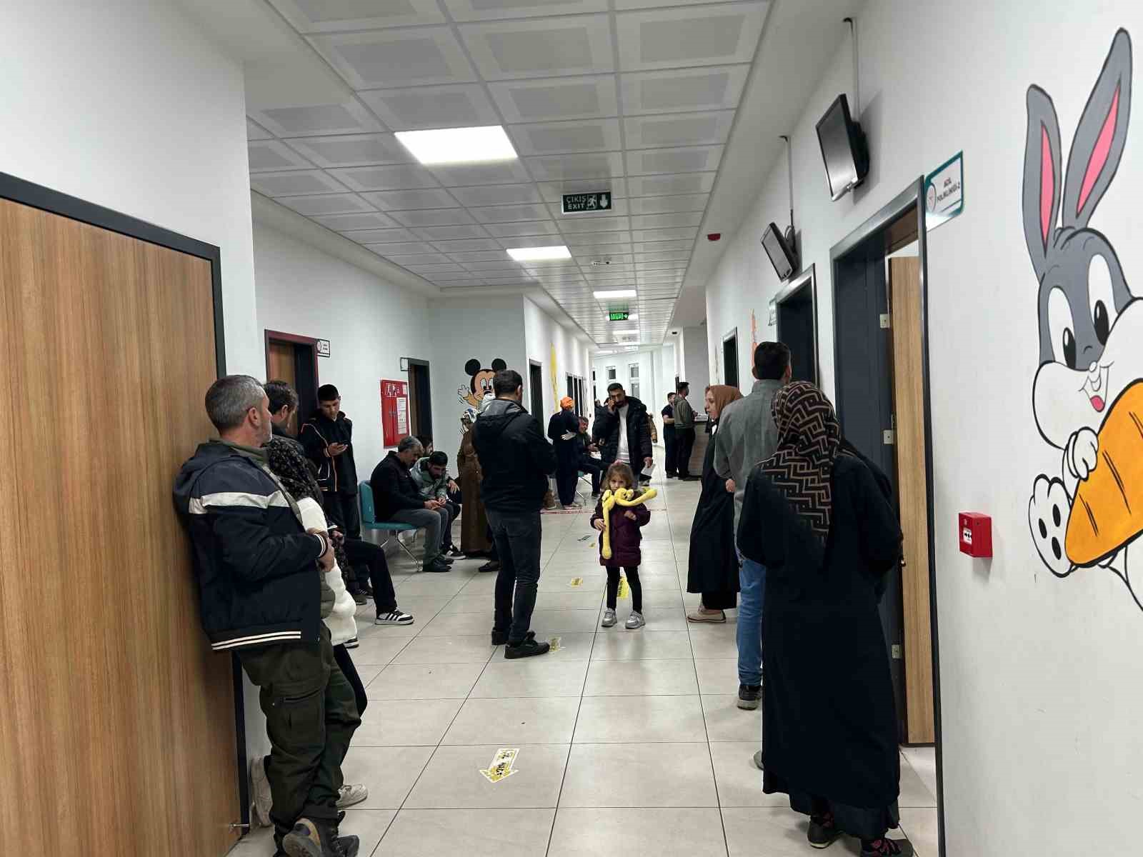 bingolde 120 ogrenci gida zehirlenmesi suphesiyle tedavi altina alindi 5 PWdSvNBF