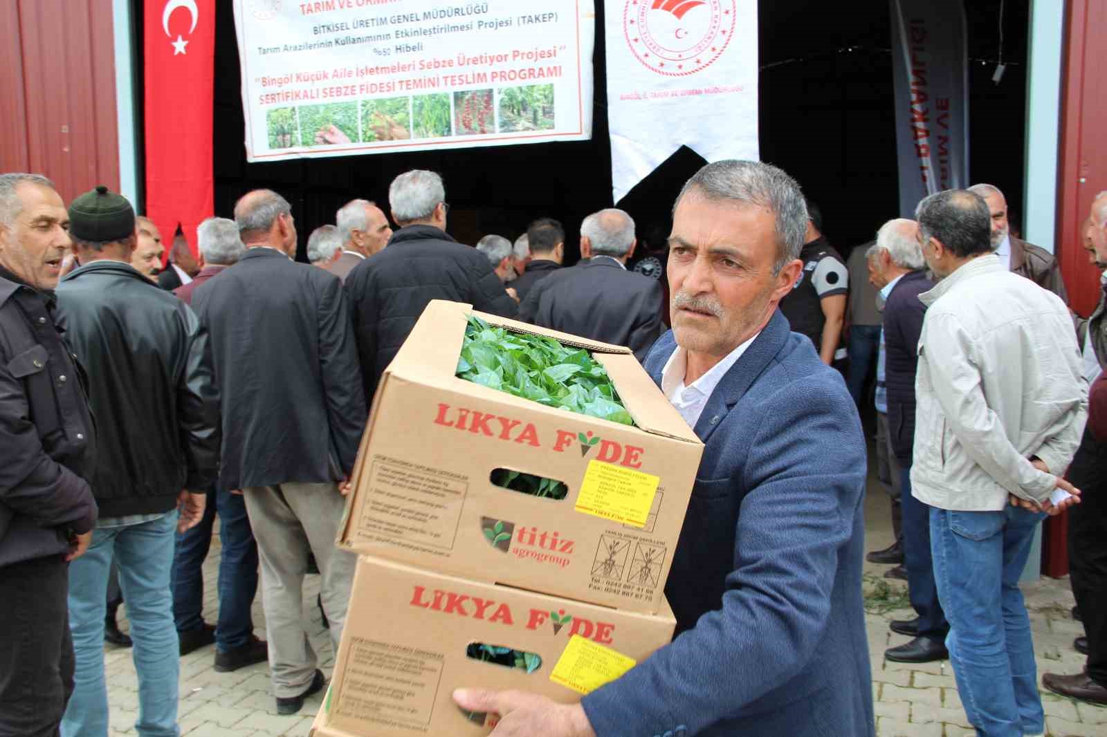 bingolde 330 bin sebze fidesi ureticilere dagitildi 4