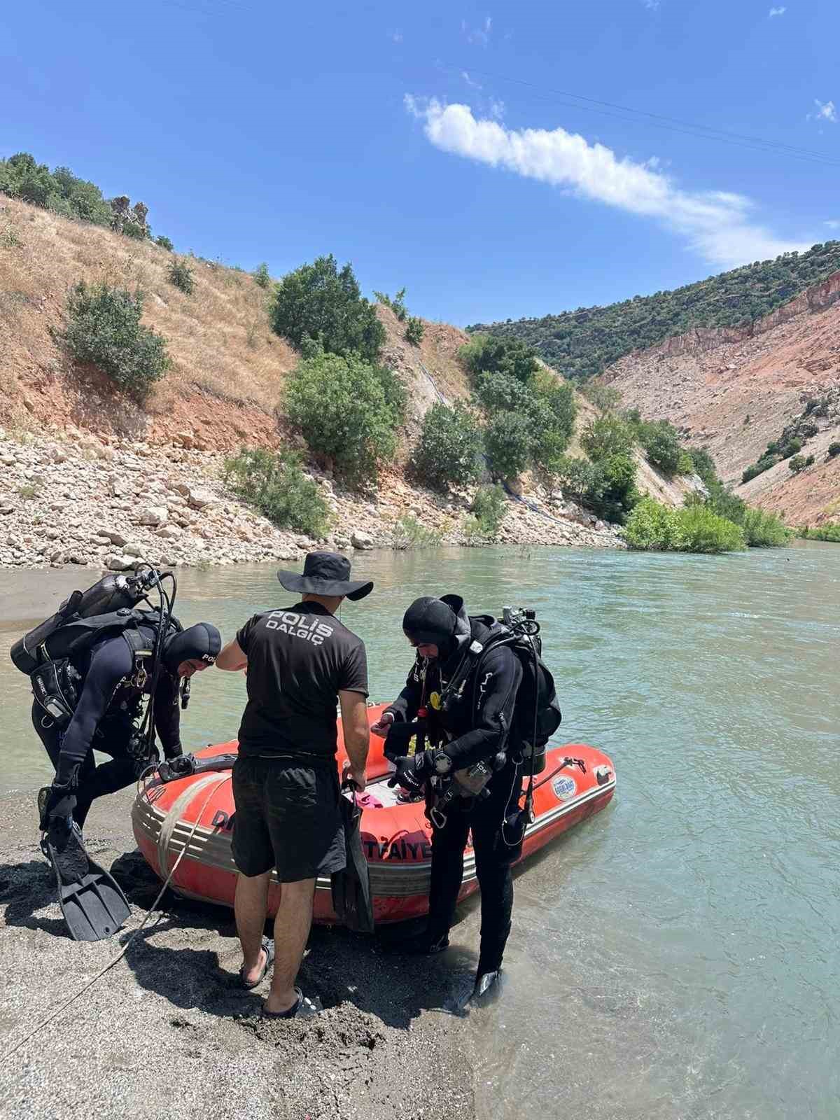 bingolde akintiya kapilan sahsi arama calismalari suruyor 2 f5B5JNUc
