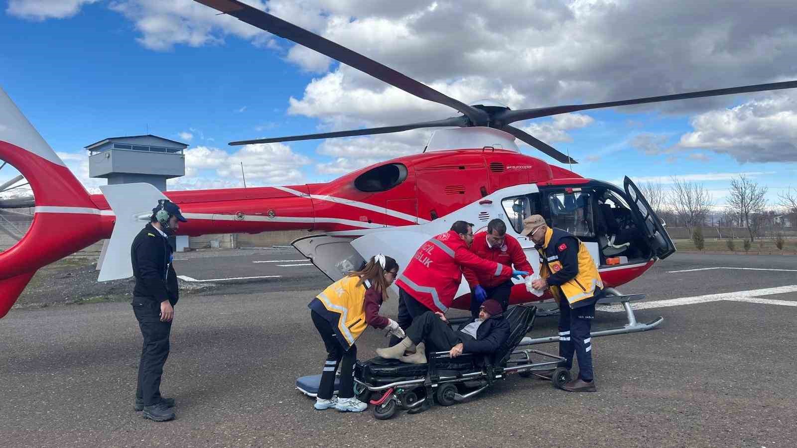 bingolde helikopter ambulans diyaliz hastasi havalandi 0 LCYErkJP