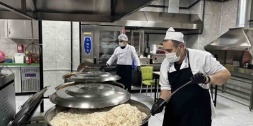 bingolde-her-gun-2-bin-500-kisilik-iftar-yemegi-6hHgiqfm.jpg