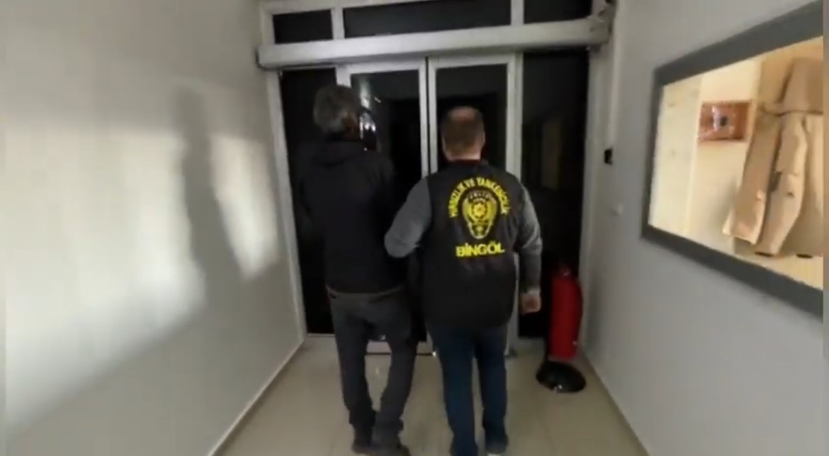 bingolde hirsizlik ve kart dolandiriciligi suphelisi tutuklandi 2 jX5drLW7