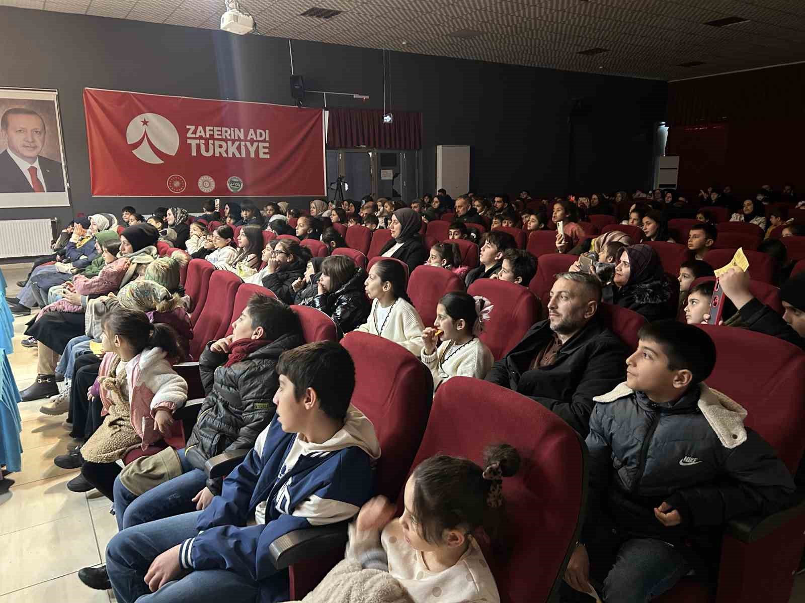bingolde karagoz ile bilim sahneye tasindi 2 1gp1p9aF